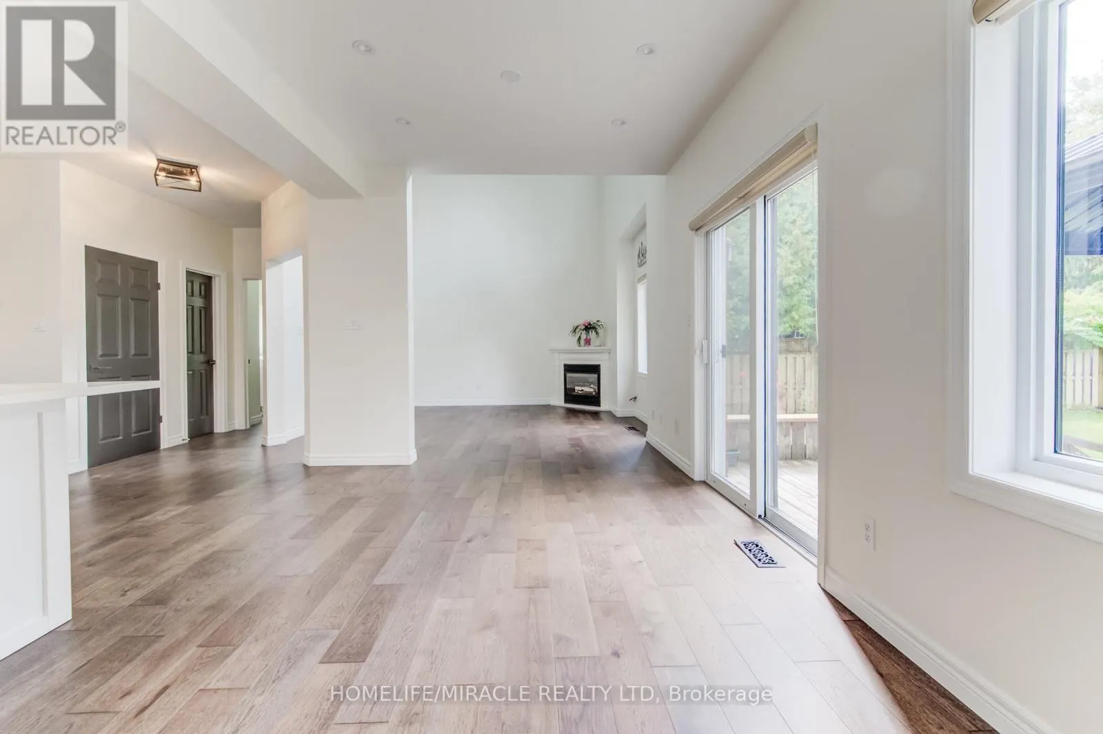 124 WINDING WOOD CRESCENT