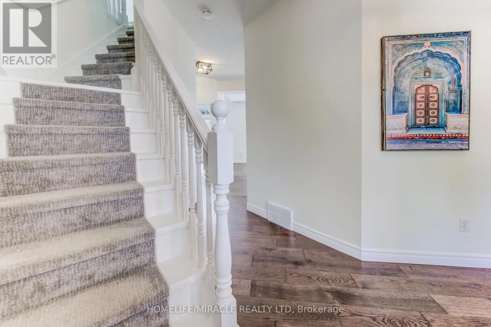 124 WINDING WOOD CRESCENT