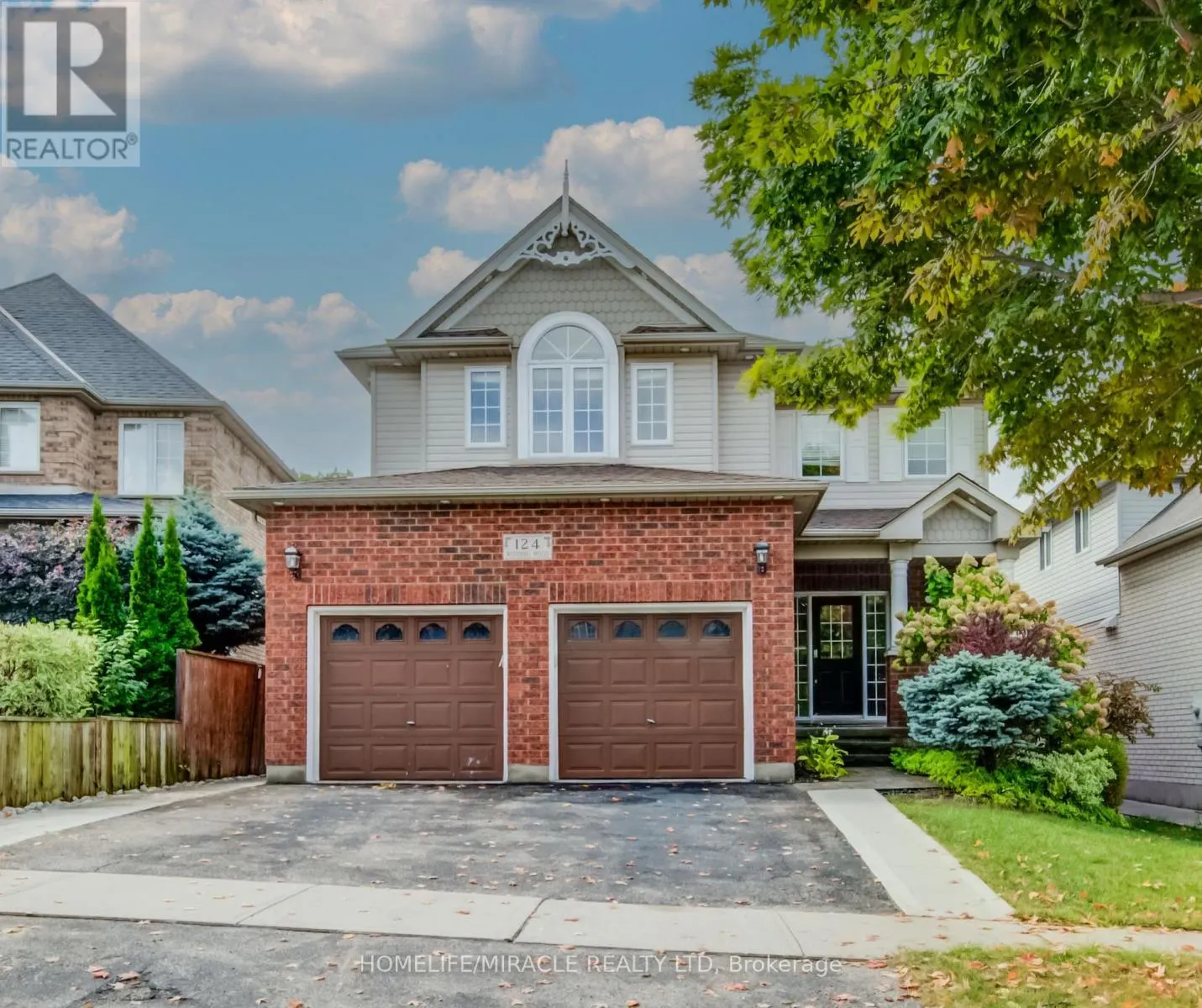 124 WINDING WOOD CRESCENT