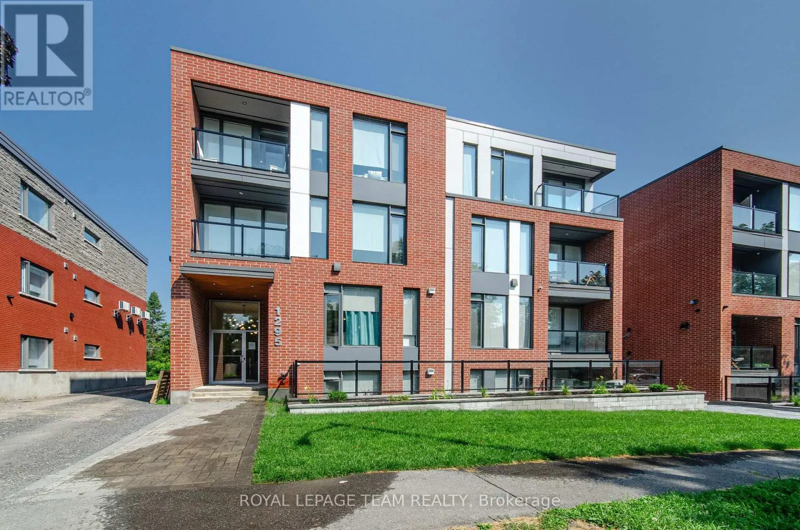 102 - 1295 SUMMERVILLE AVENUE