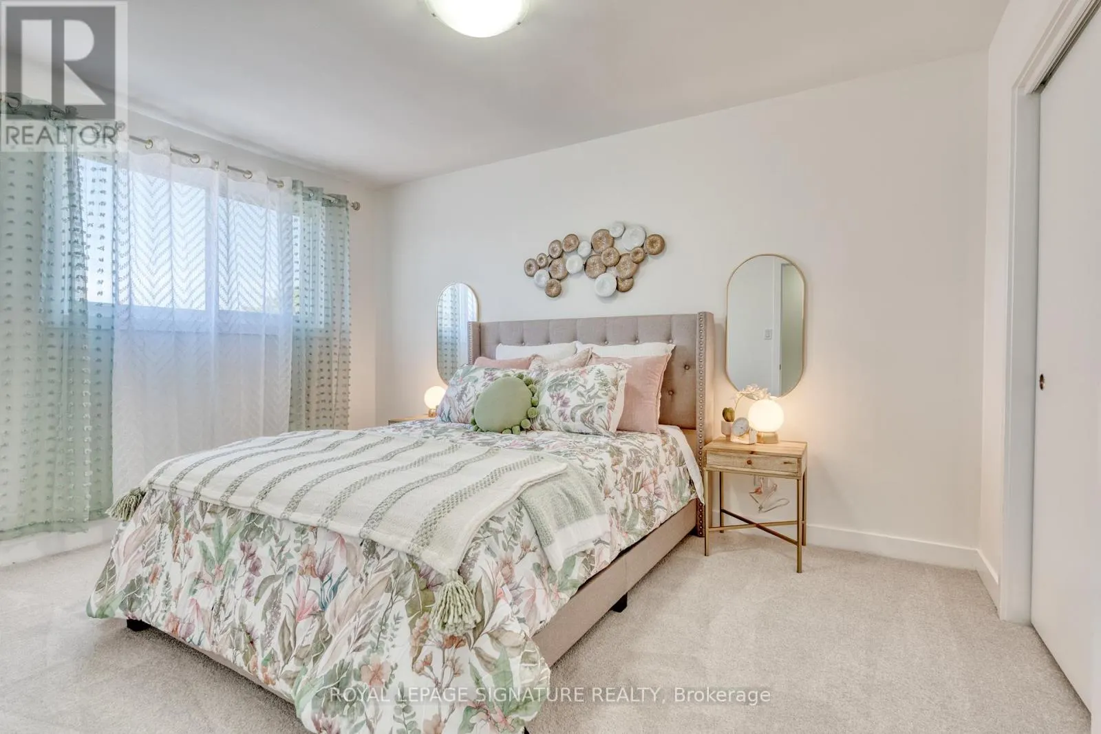 UNIT 26 - 20 ANNA CAPRI DRIVE