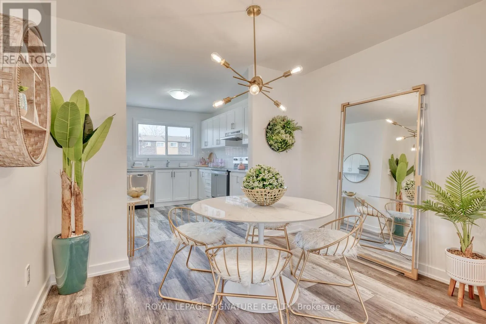 UNIT 26 - 20 ANNA CAPRI DRIVE