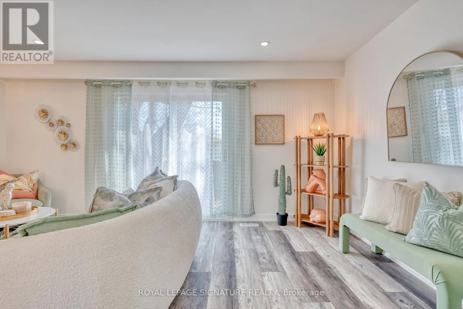 UNIT 26 - 20 ANNA CAPRI DRIVE