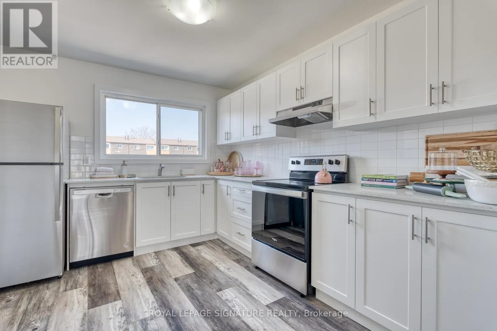 UNIT 26 - 20 ANNA CAPRI DRIVE
