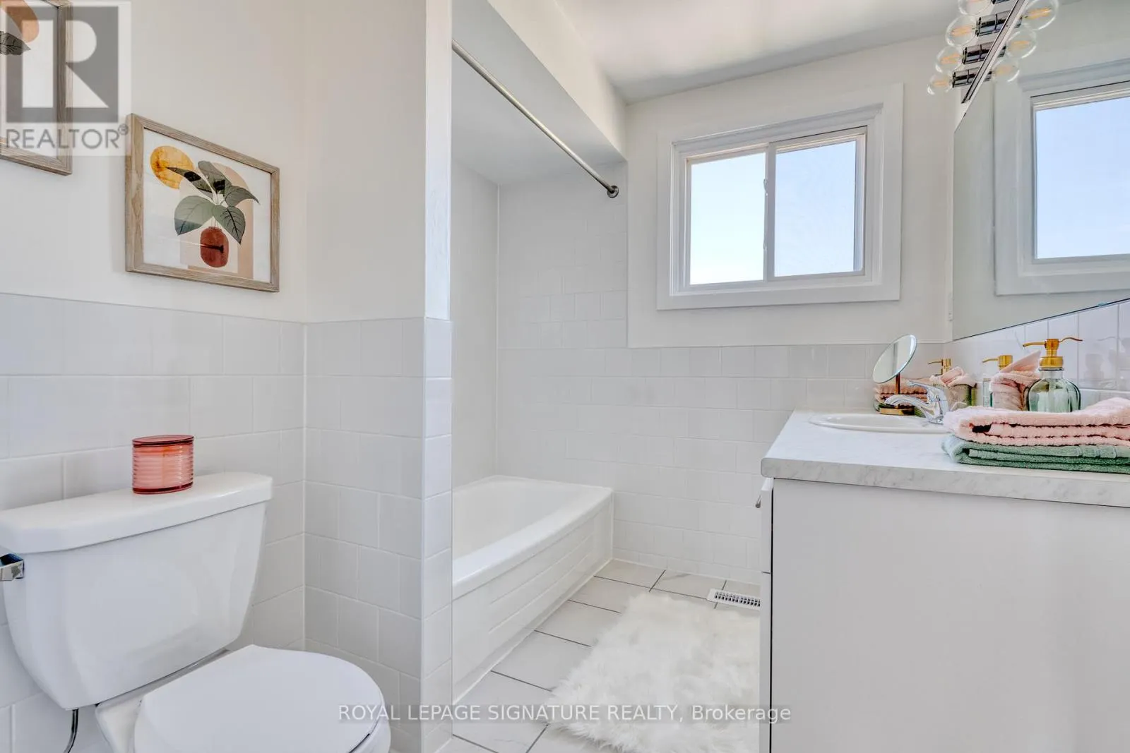 UNIT 26 - 20 ANNA CAPRI DRIVE