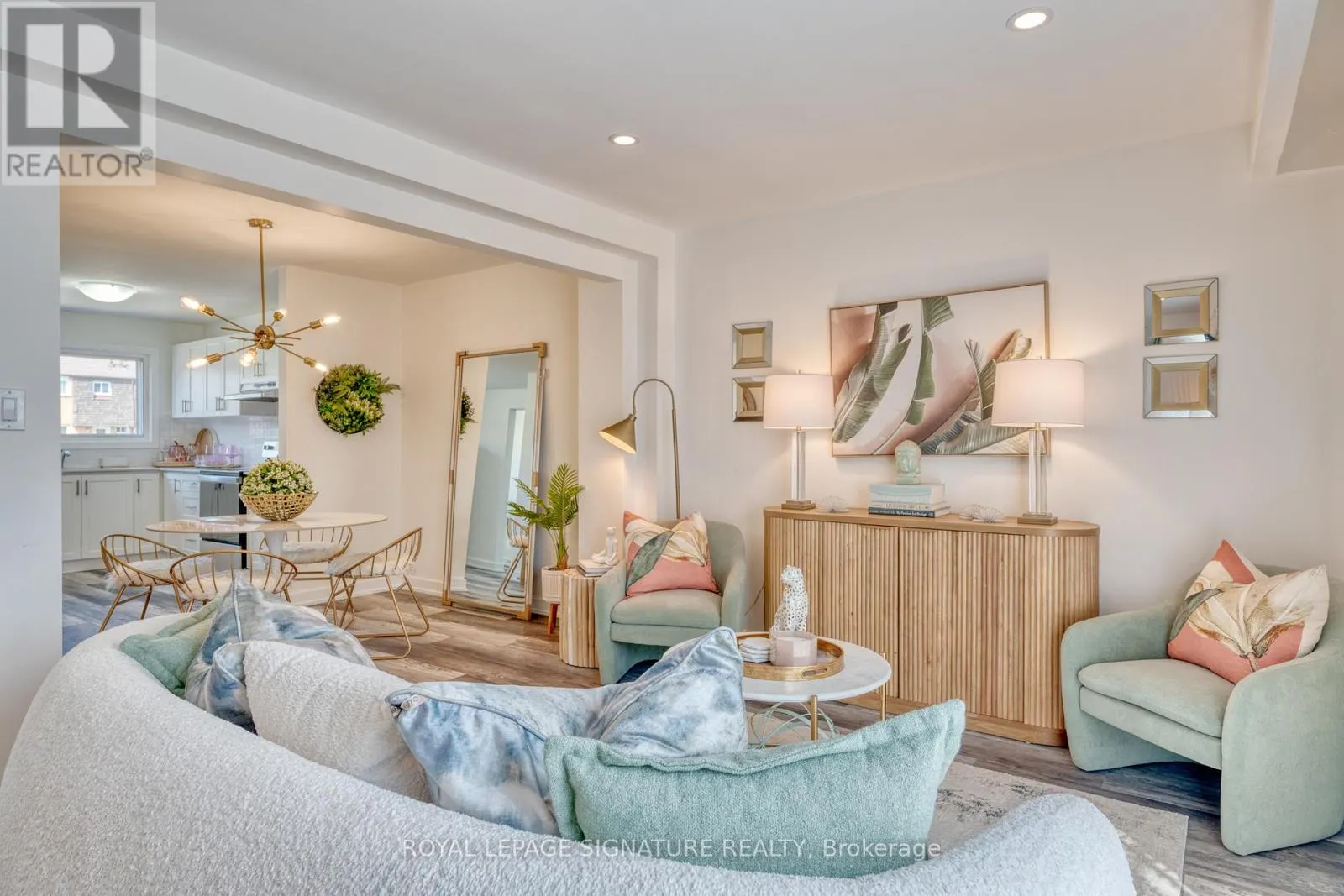 UNIT 26 - 20 ANNA CAPRI DRIVE