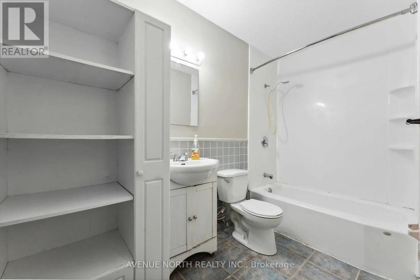 34J - 1958 JASMINE CRESCENT