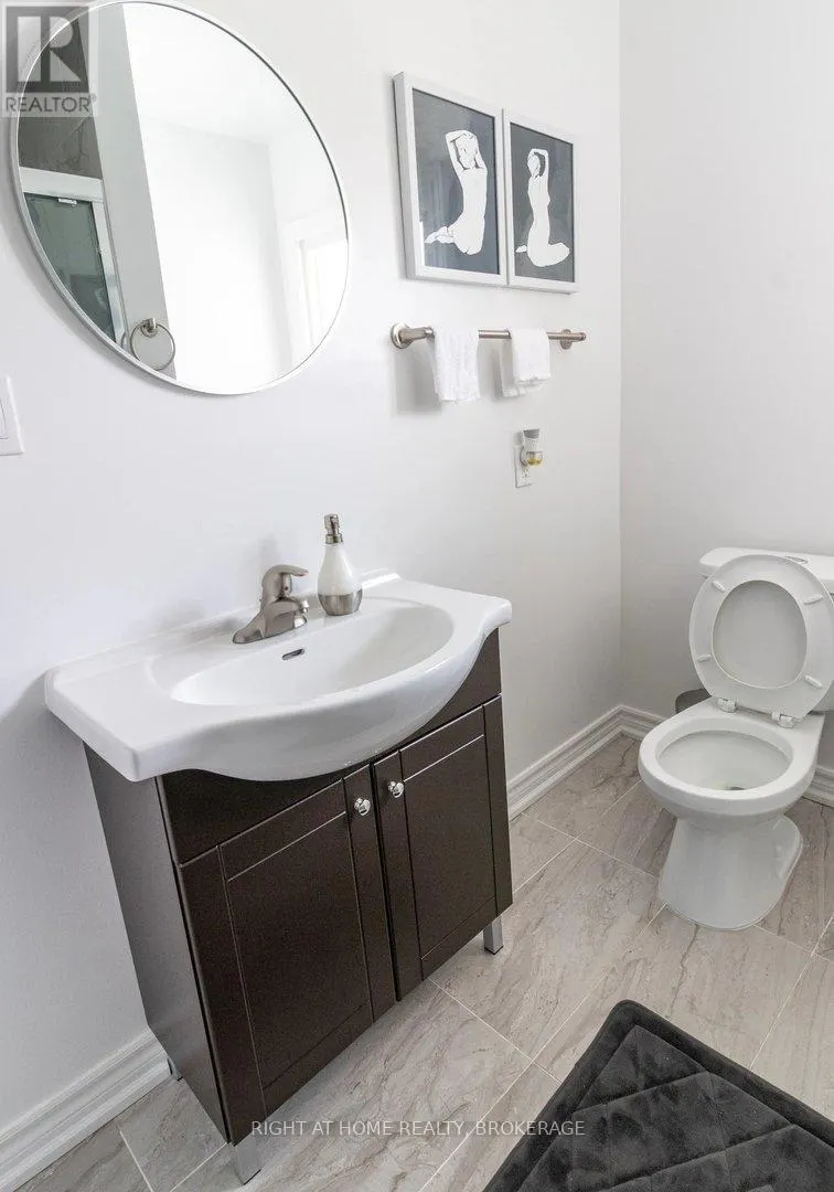 UPPER - 60 ROSS STREET, #UPPER