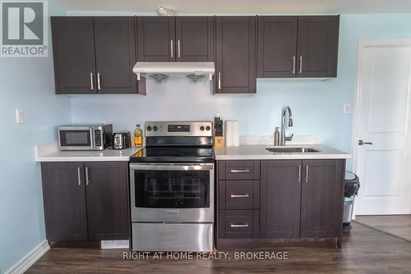 UPPER - 60 ROSS STREET, #UPPER