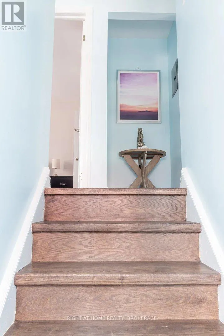 UPPER - 60 ROSS STREET, #UPPER