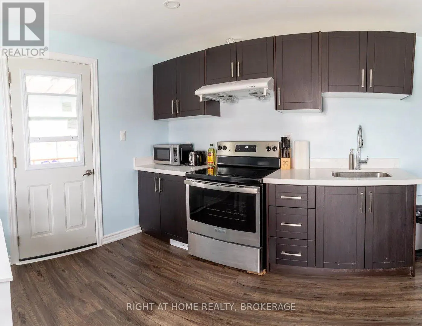 UPPER - 60 ROSS STREET, #UPPER