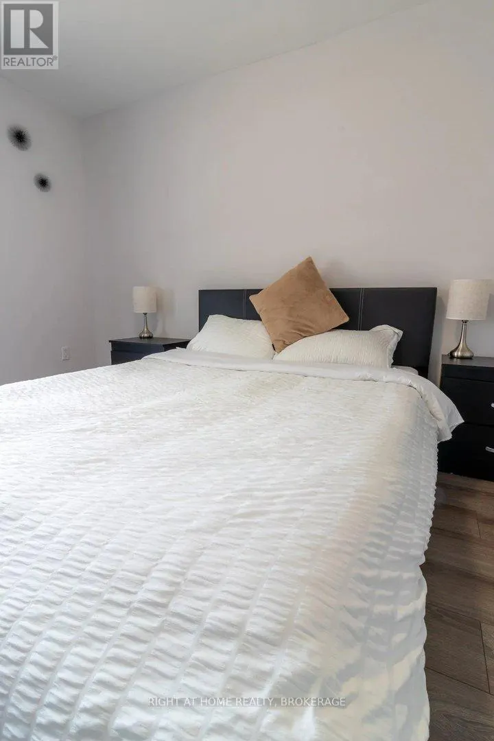 UPPER - 60 ROSS STREET, #UPPER