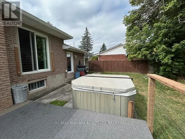 UPPER - 386 CAITHNESS STREET E, #upper