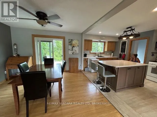 UPPER - 386 CAITHNESS STREET E, #upper