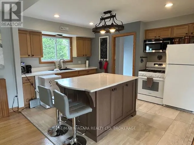 UPPER - 386 CAITHNESS STREET E, #upper