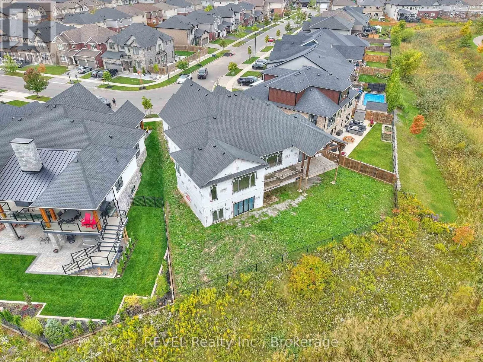 62 BERGENSTEIN CRESCENT