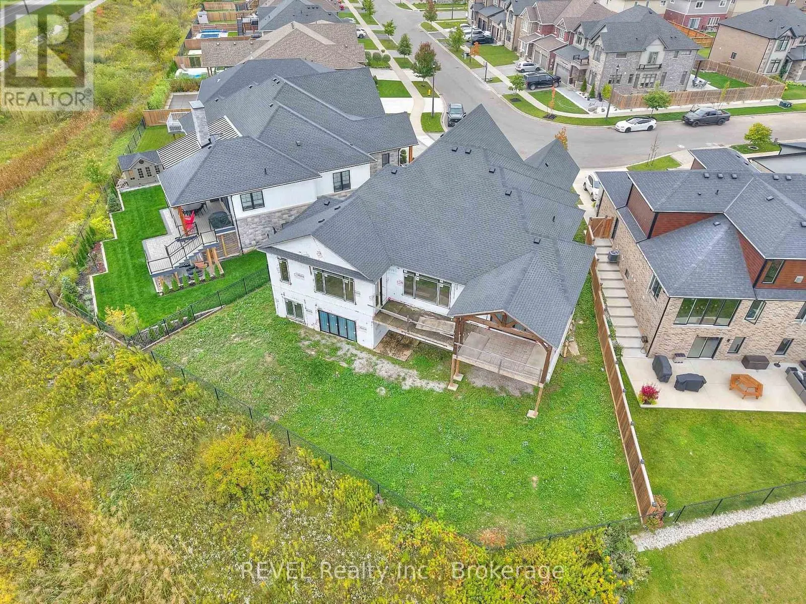 62 BERGENSTEIN CRESCENT