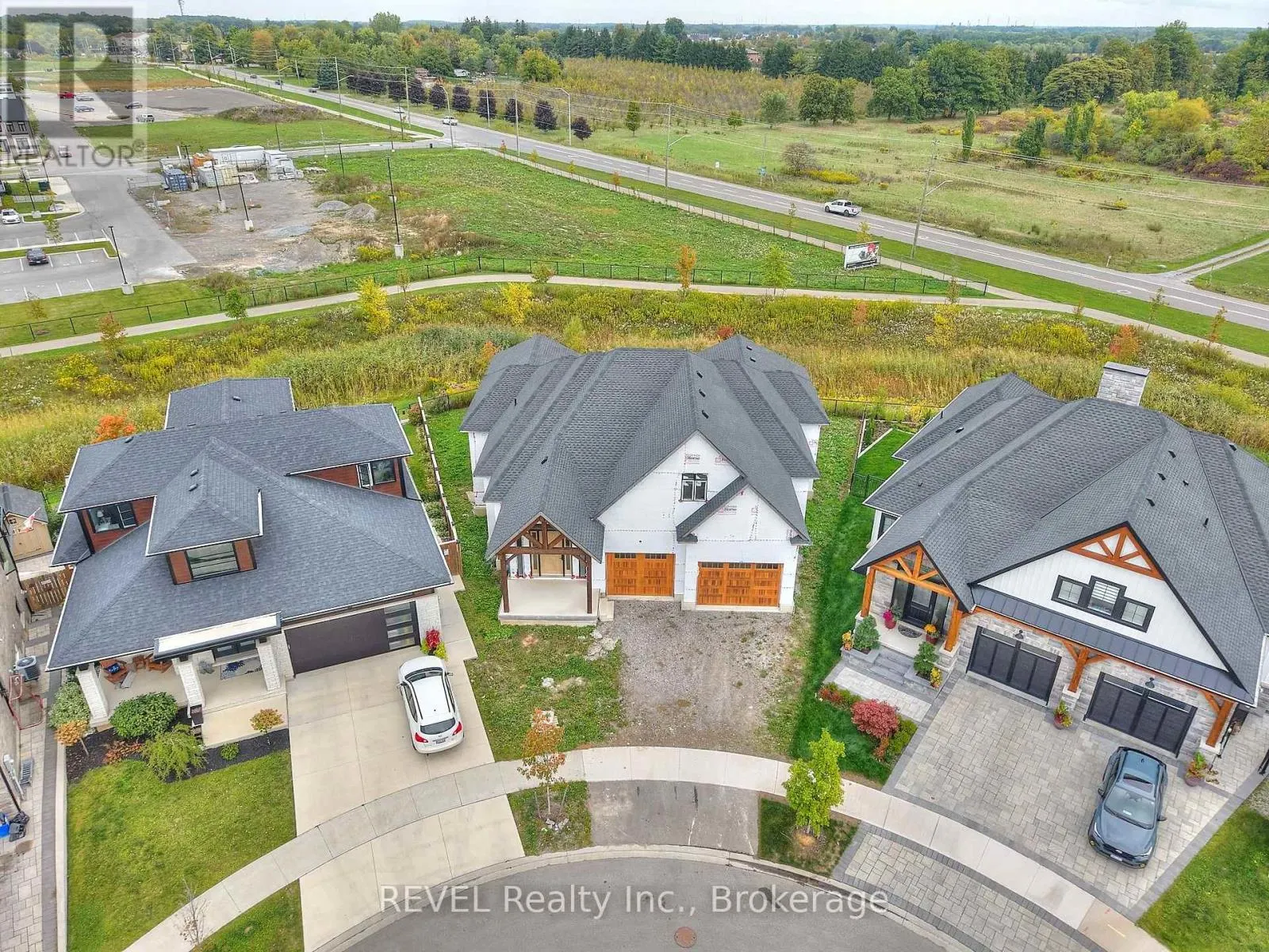 62 BERGENSTEIN CRESCENT
