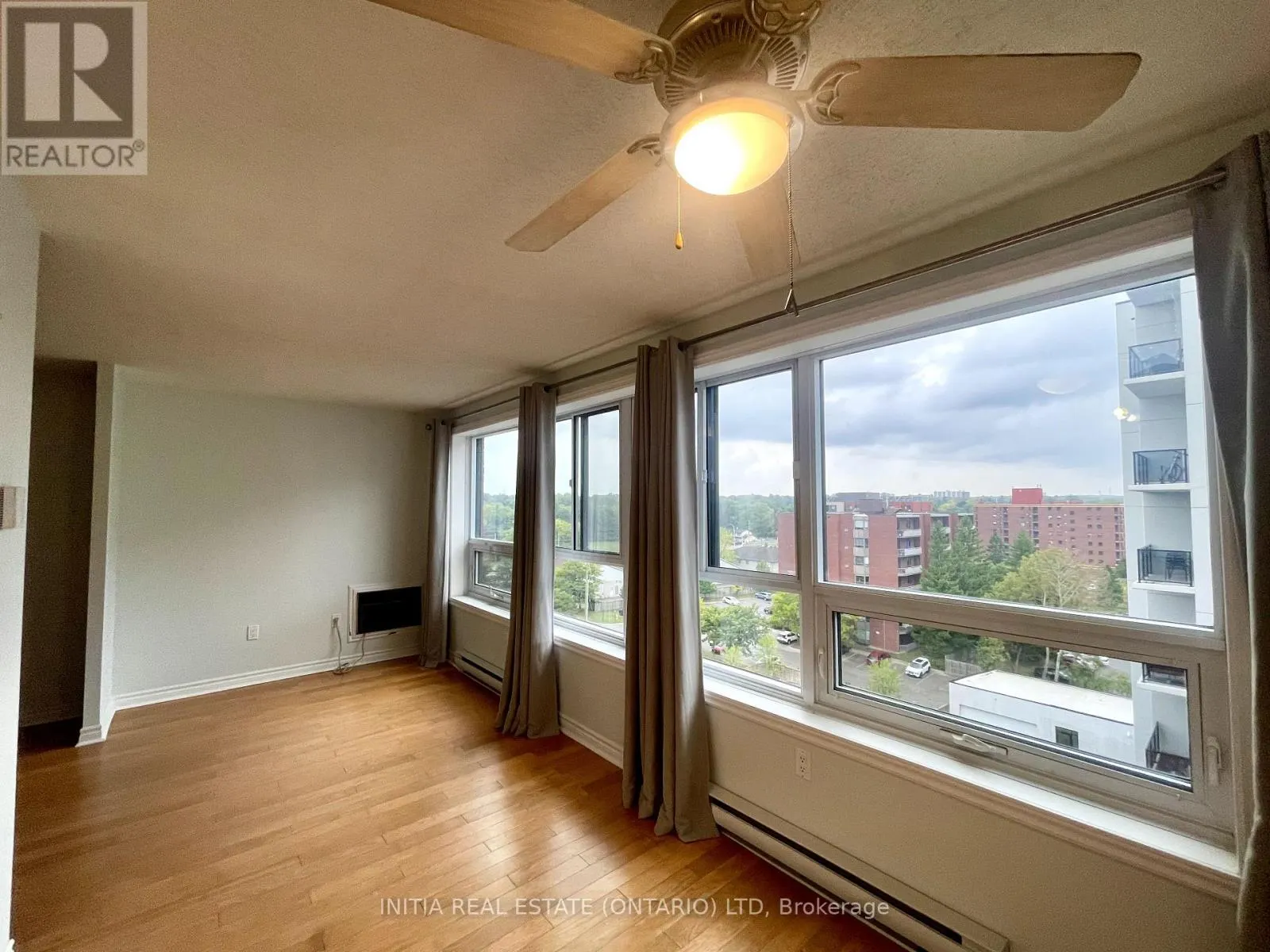 809 - 95 BASE LINE ROAD W, #809