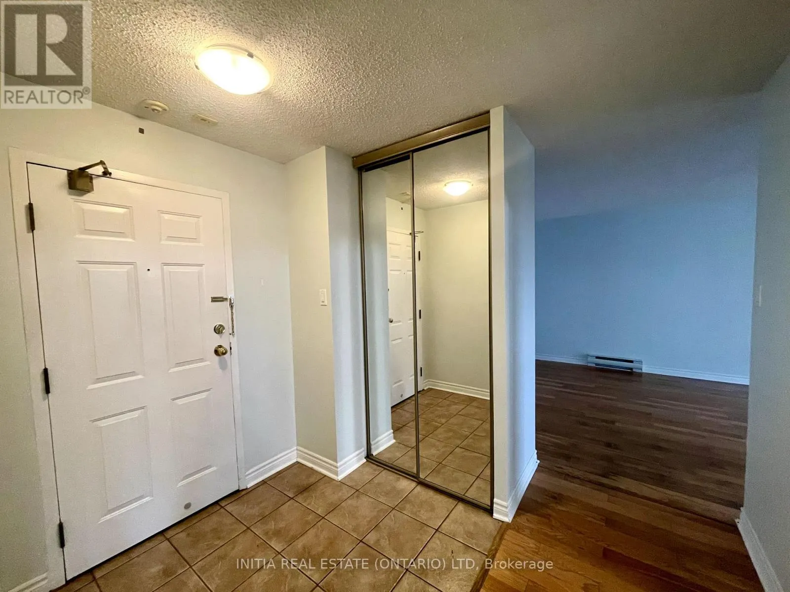809 - 95 BASE LINE ROAD W, #809