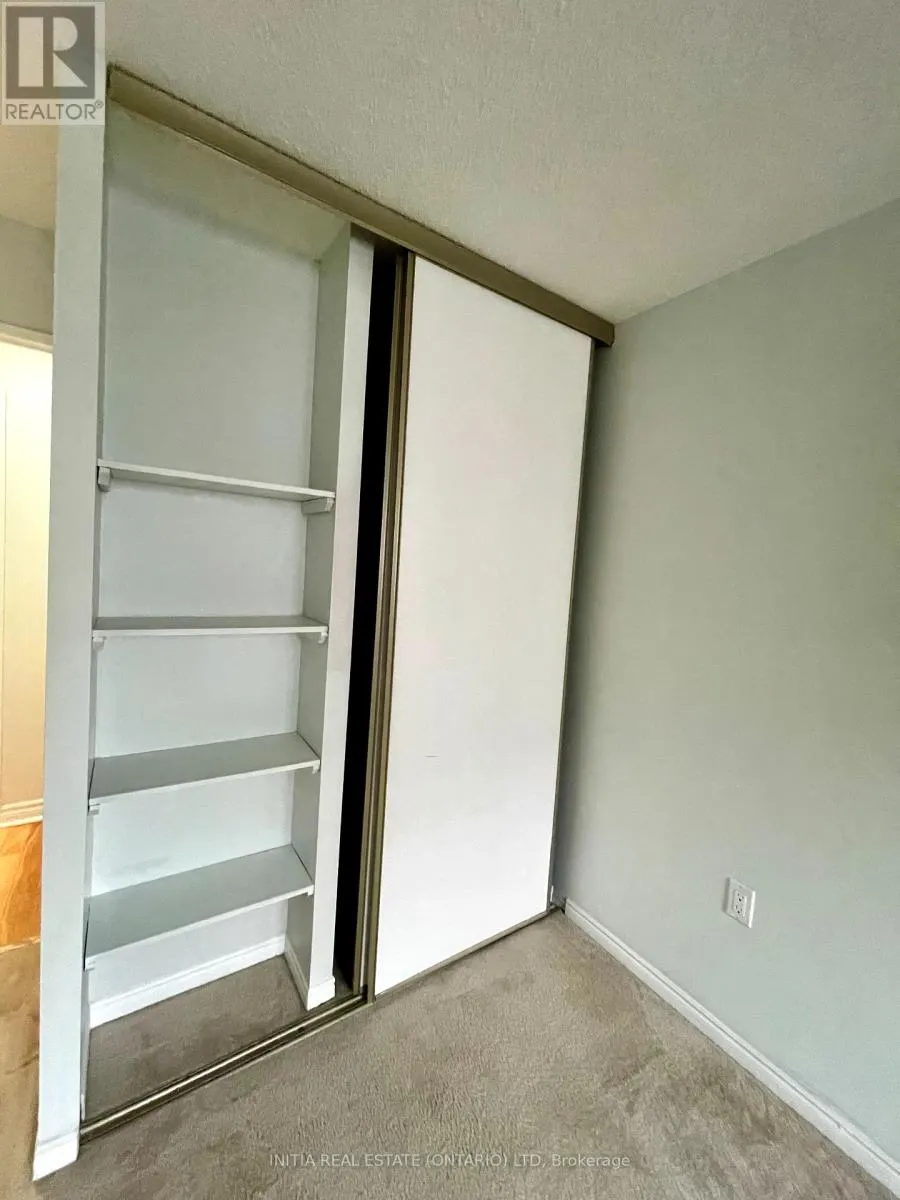 809 - 95 BASE LINE ROAD W, #809
