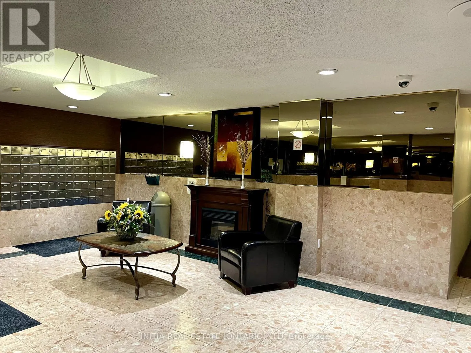 809 - 95 BASE LINE ROAD W, #809