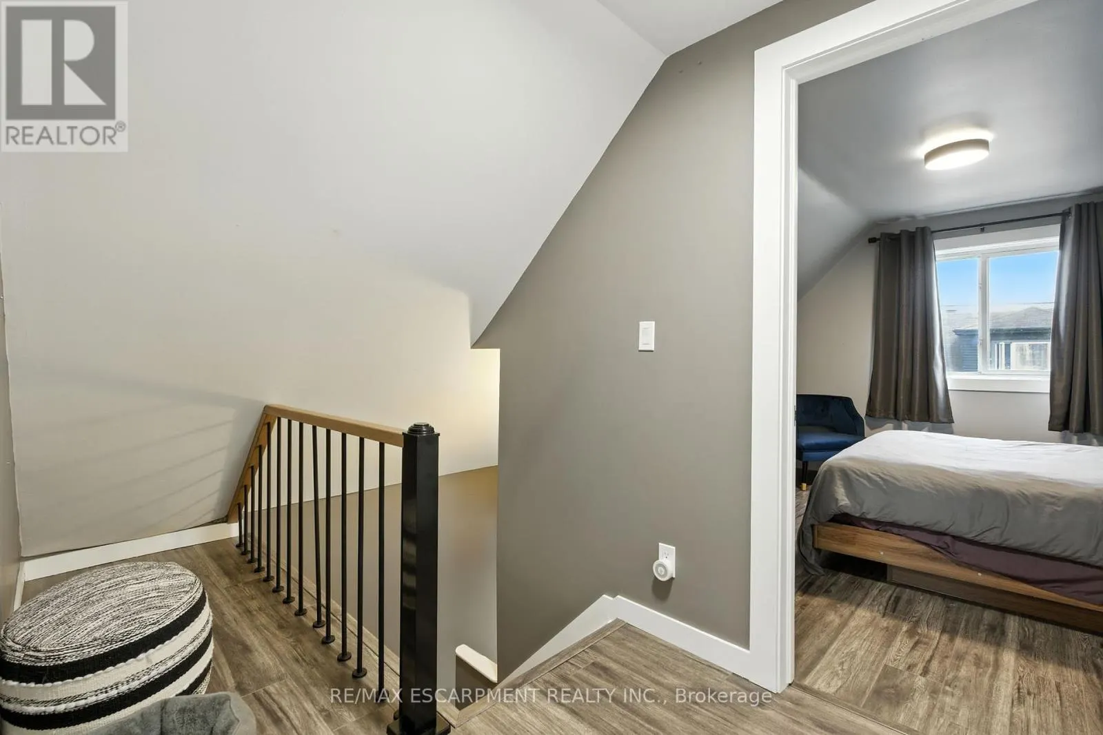 85 CROSTHWAITE AVENUE N
