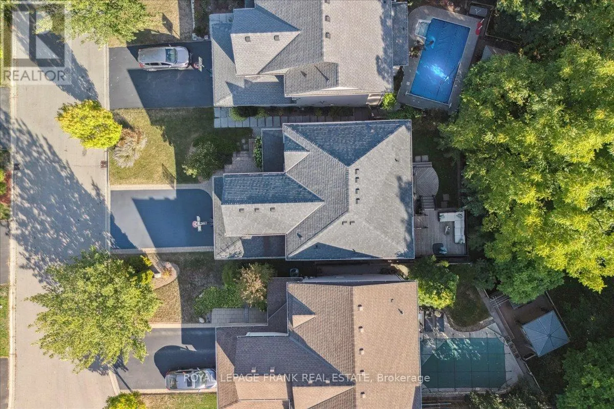 23 WOODLAWN COURT