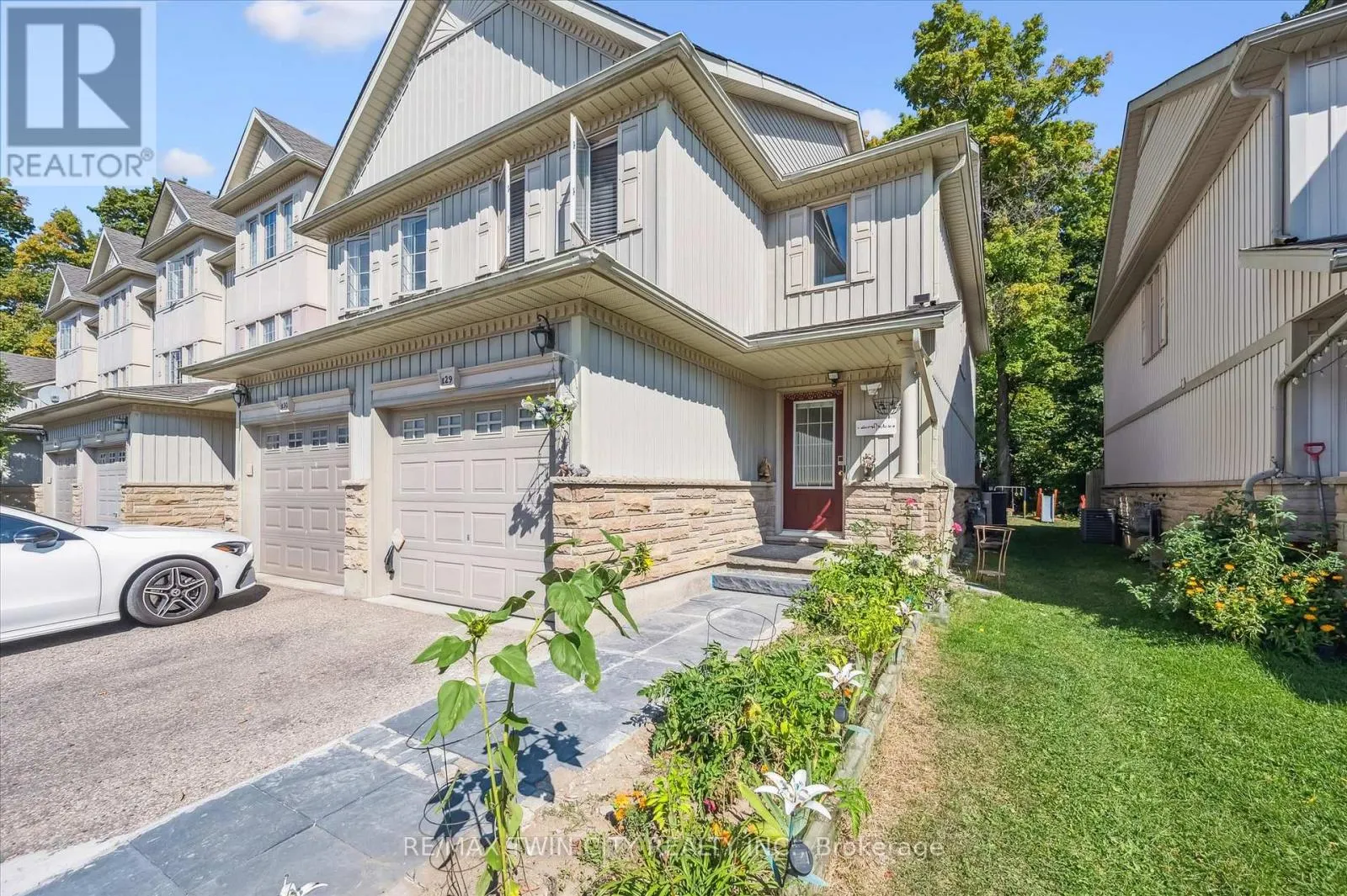 E29 - 110 ACTIVA AVENUE