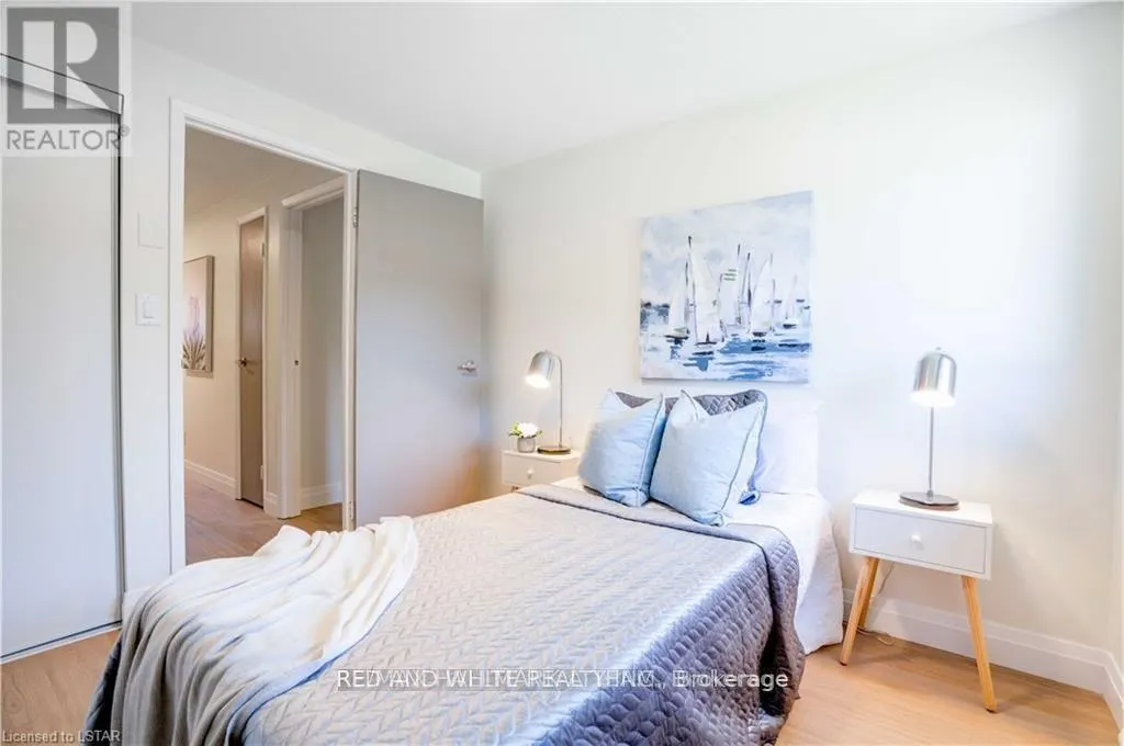 UNIT-54 - 355 SANDRINGHAM CRESCENT