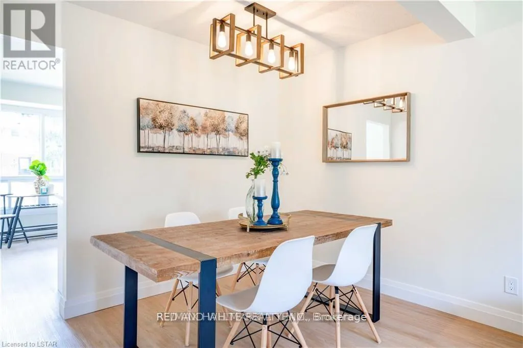 UNIT-54 - 355 SANDRINGHAM CRESCENT