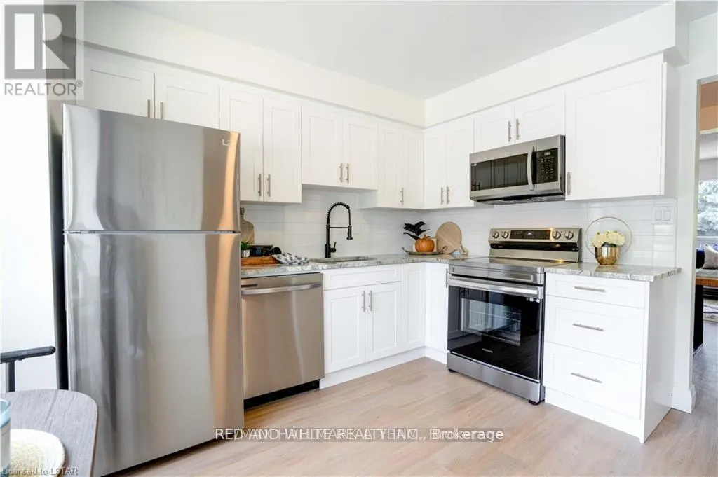 UNIT-54 - 355 SANDRINGHAM CRESCENT