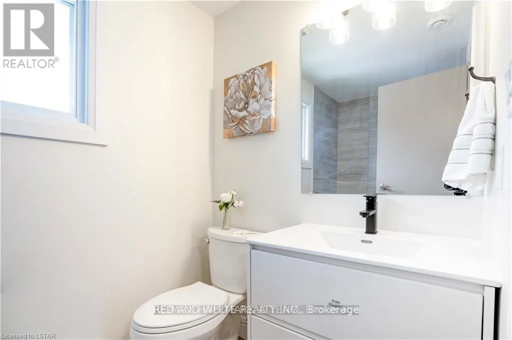 UNIT-54 - 355 SANDRINGHAM CRESCENT