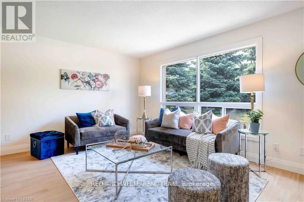 UNIT-54 - 355 SANDRINGHAM CRESCENT