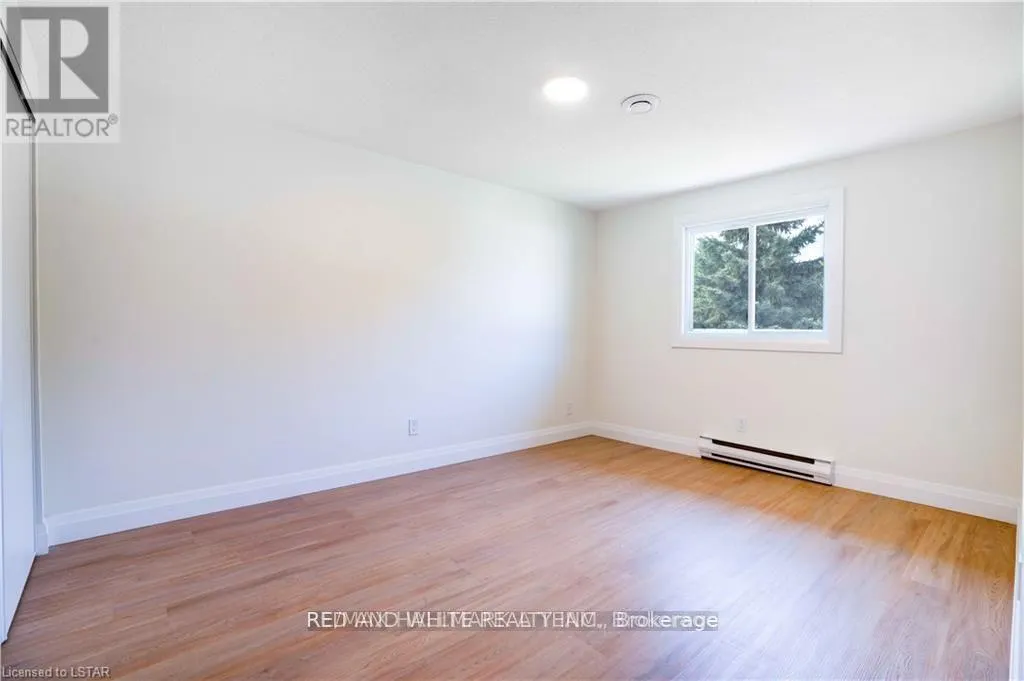 UNIT-54 - 355 SANDRINGHAM CRESCENT