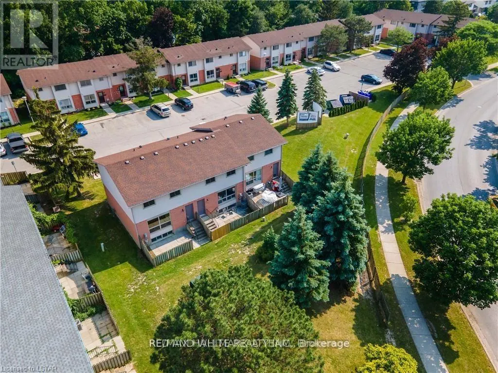 UNIT-54 - 355 SANDRINGHAM CRESCENT