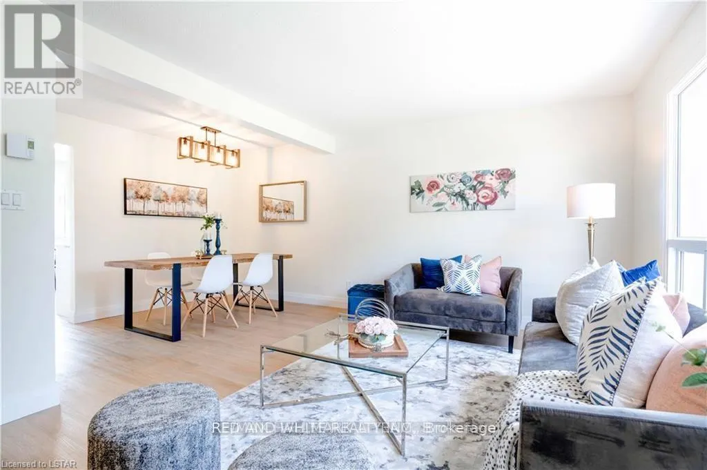 UNIT-54 - 355 SANDRINGHAM CRESCENT