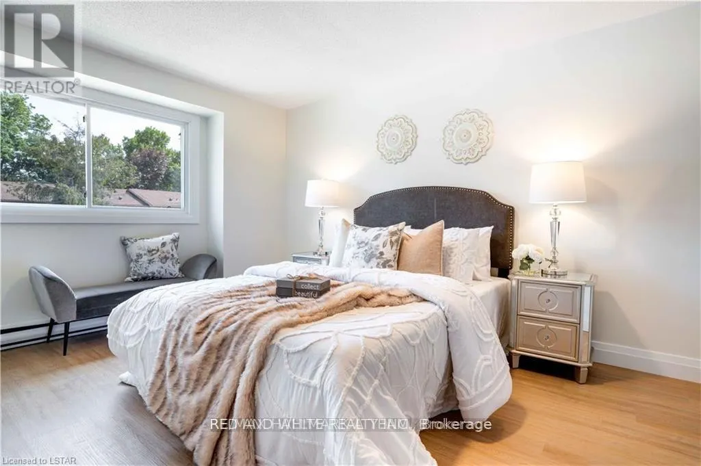 UNIT-54 - 355 SANDRINGHAM CRESCENT