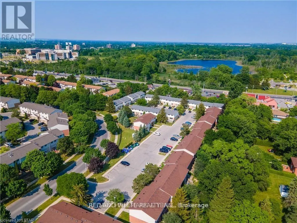 UNIT-54 - 355 SANDRINGHAM CRESCENT