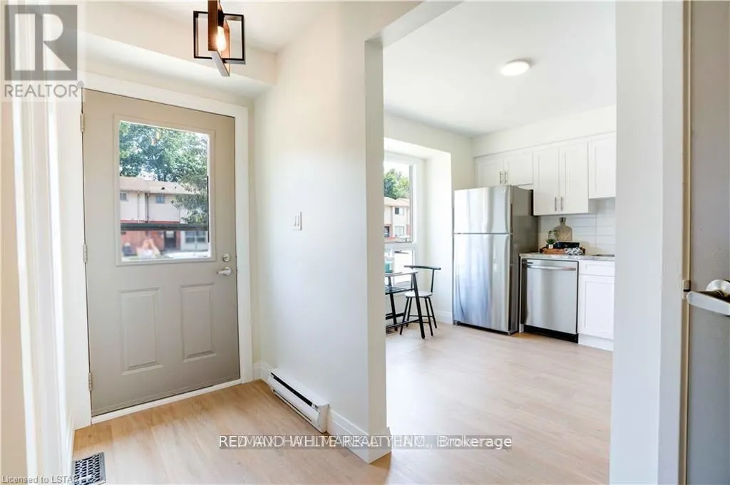 UNIT-54 - 355 SANDRINGHAM CRESCENT