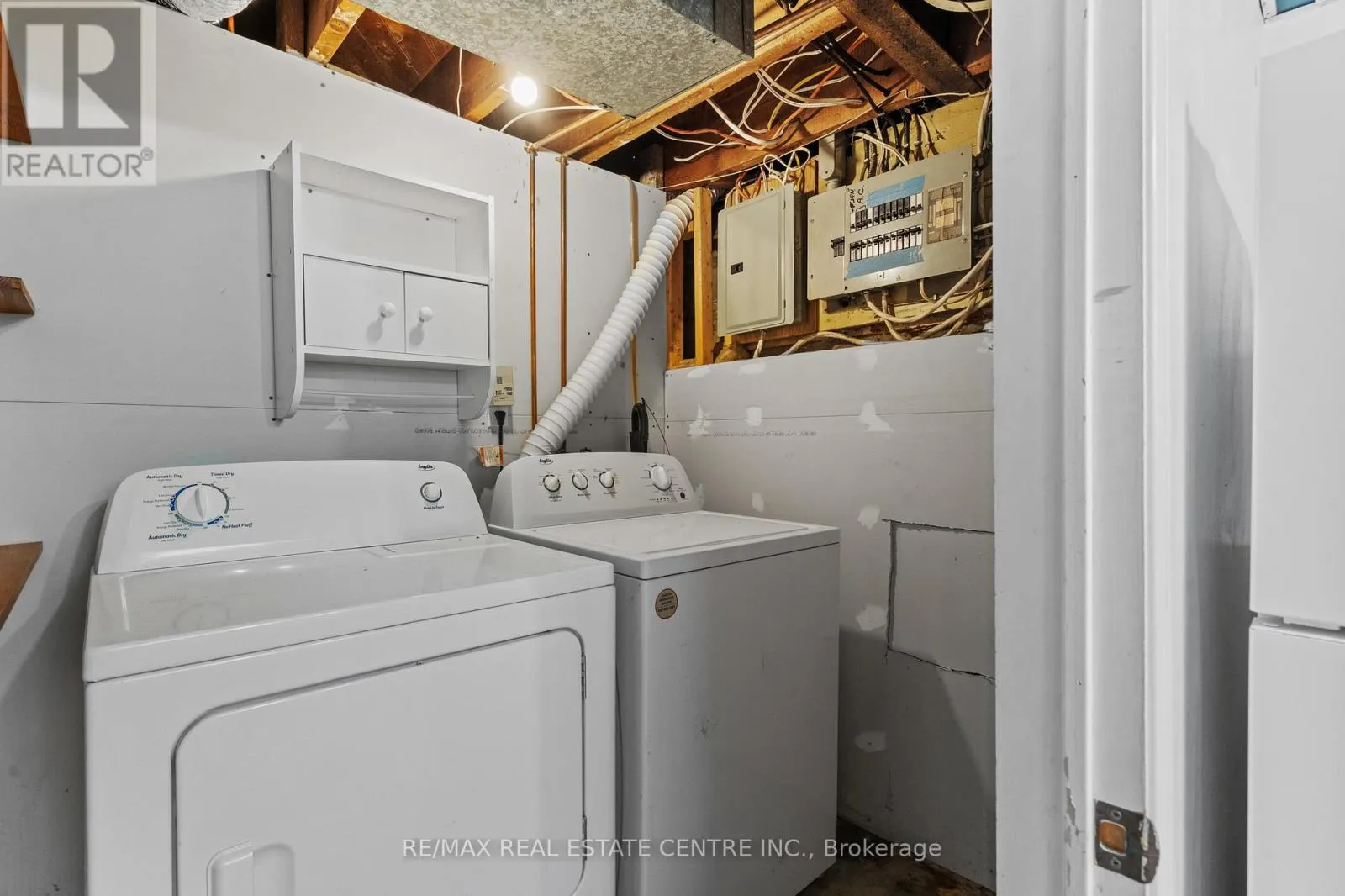 BASEMENT - 298 WALLACE AVENUE