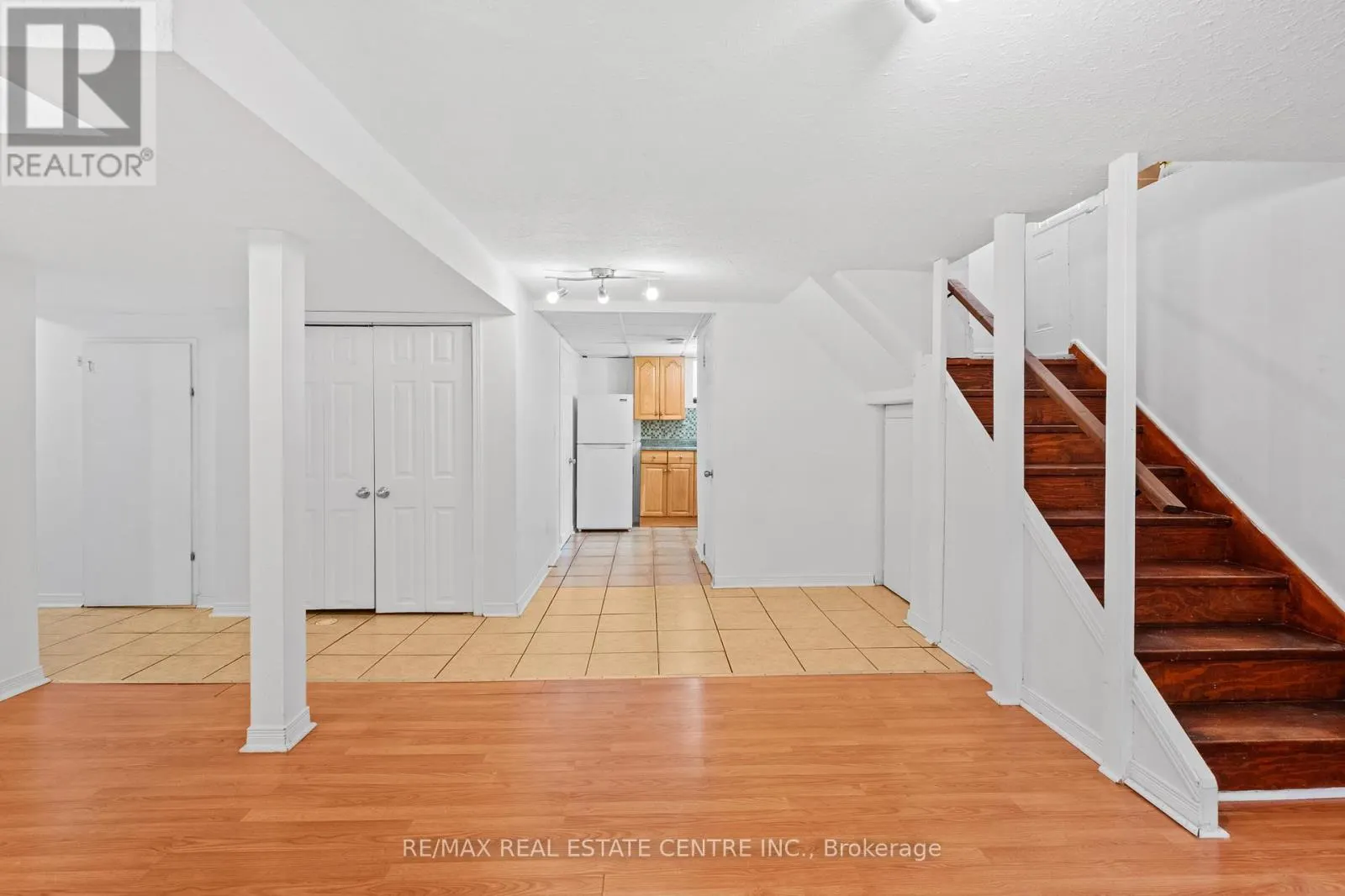 BASEMENT - 298 WALLACE AVENUE