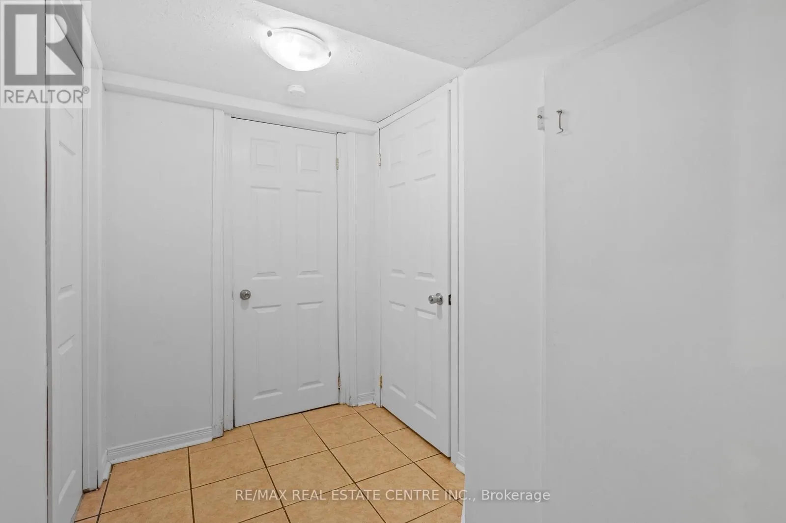 BASEMENT - 298 WALLACE AVENUE