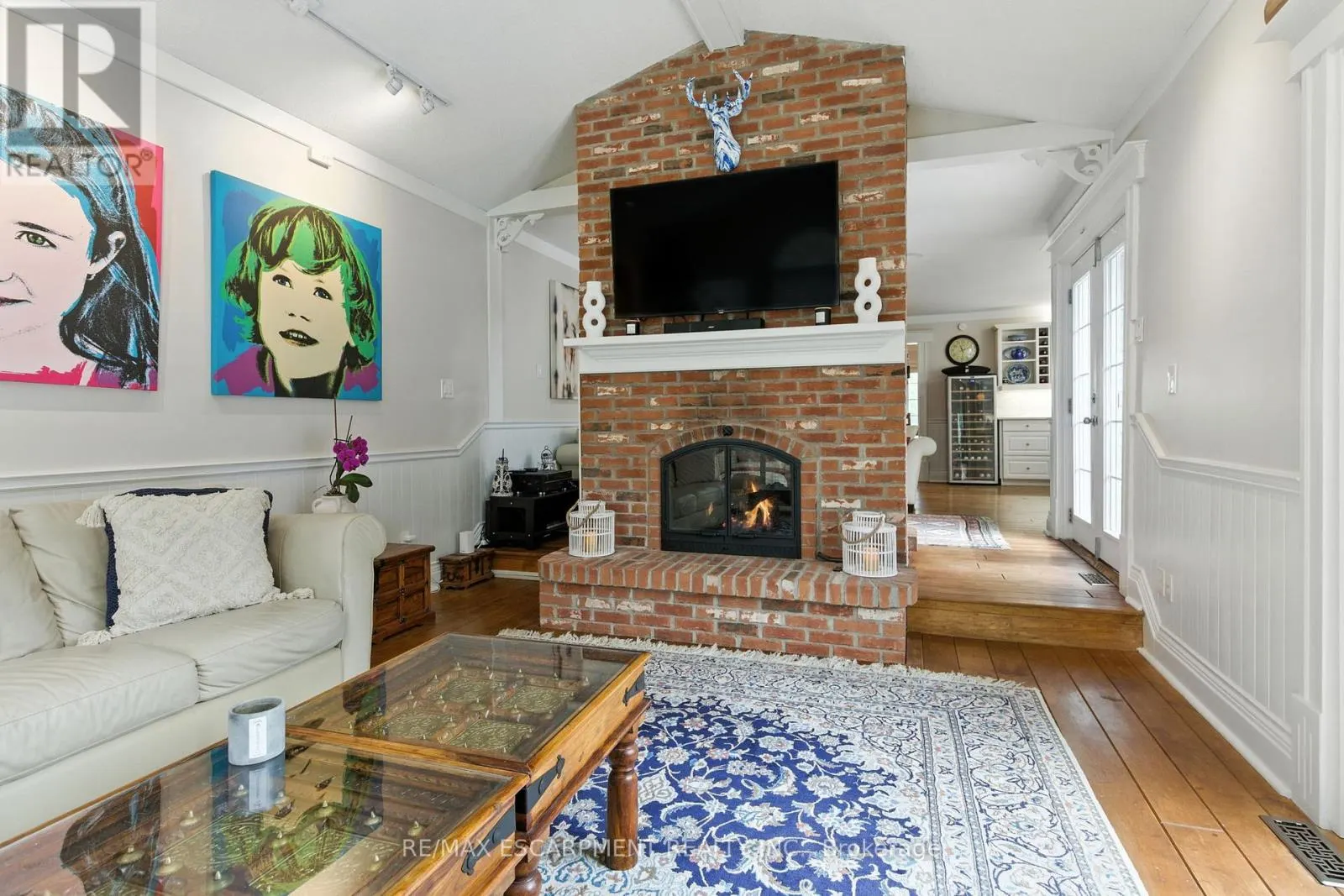 24 MEANDER CLOSE
