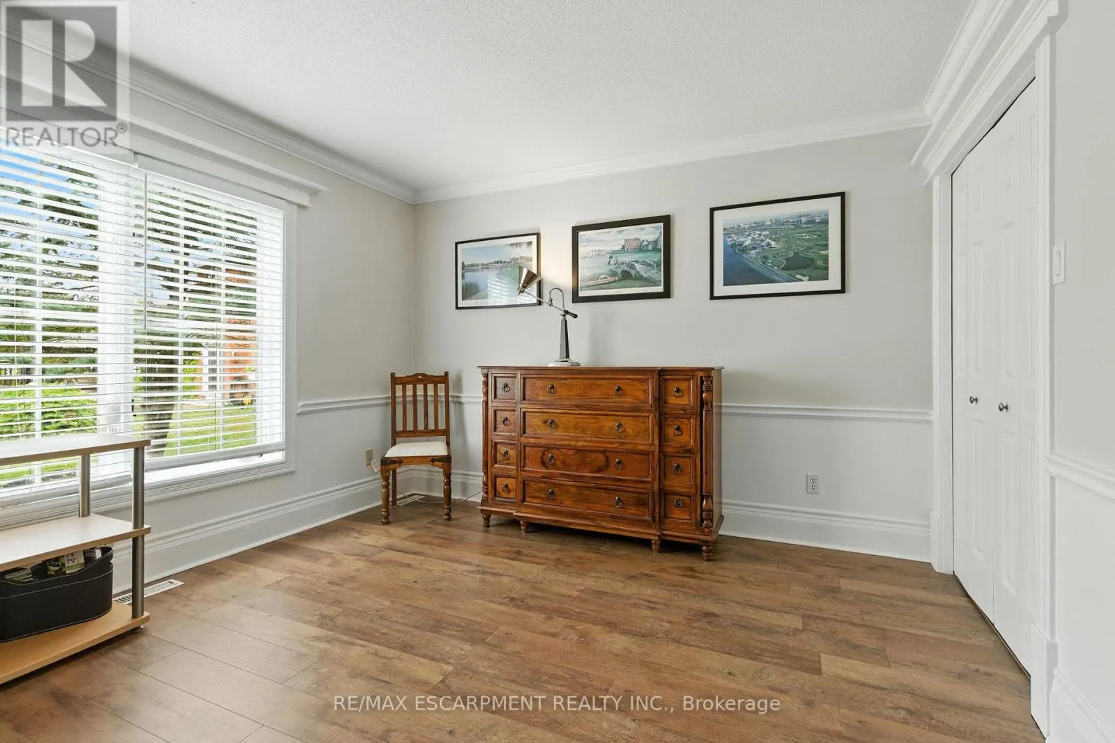 24 MEANDER CLOSE