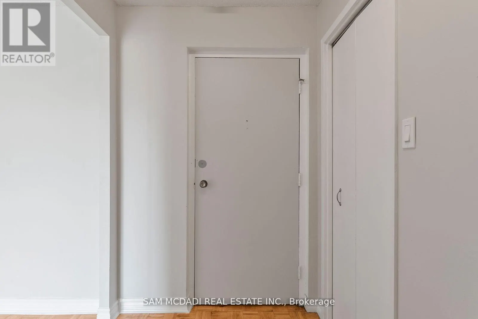401 - 62 SPENCER STREET