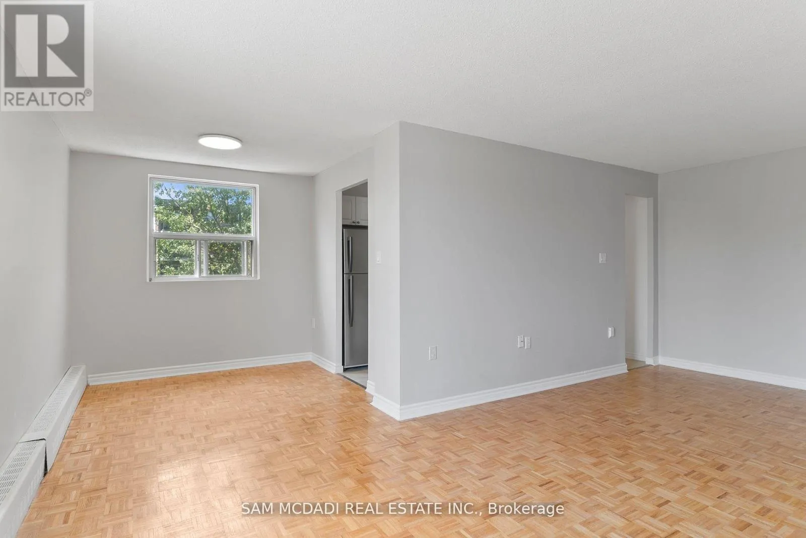 401 - 62 SPENCER STREET