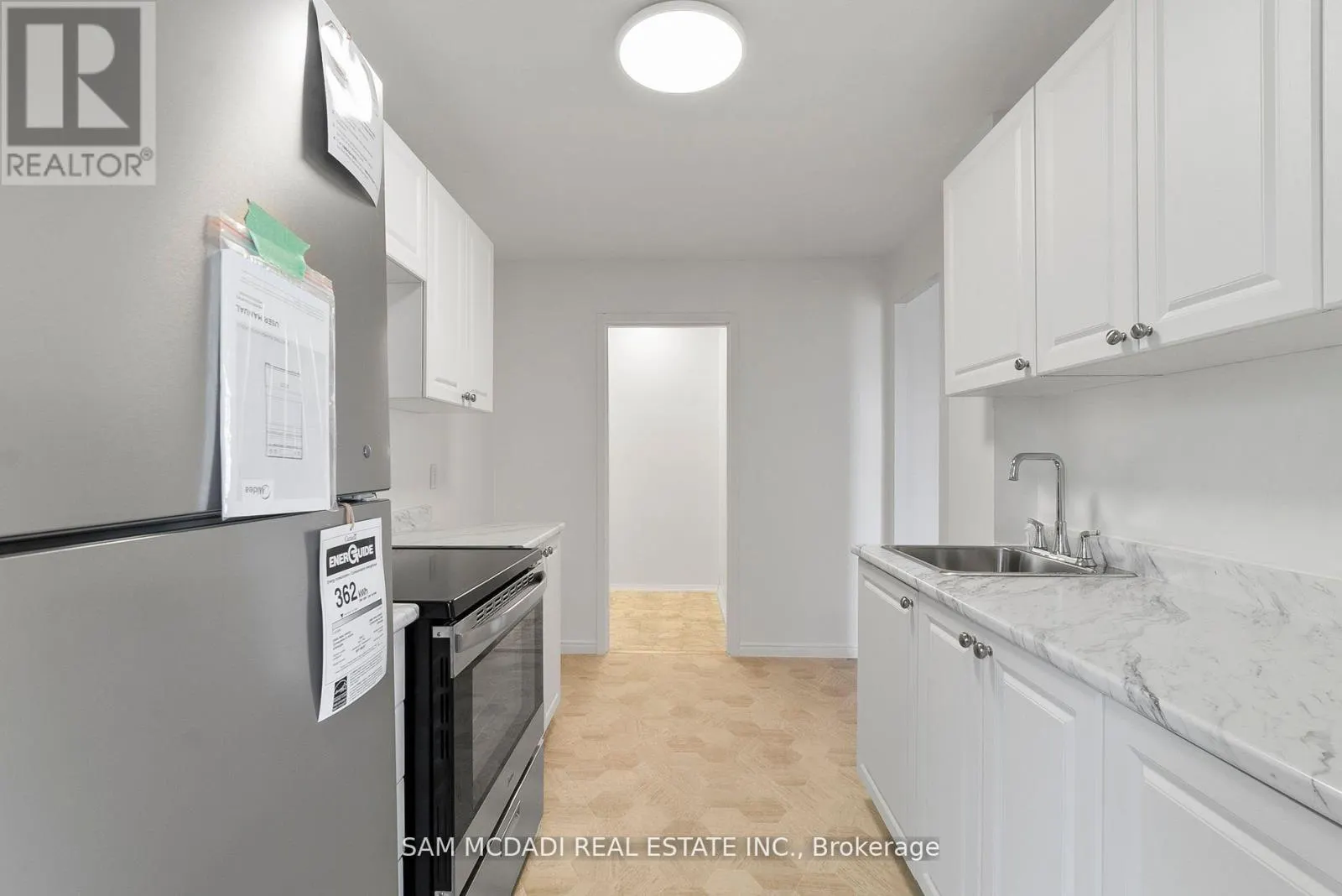 401 - 62 SPENCER STREET
