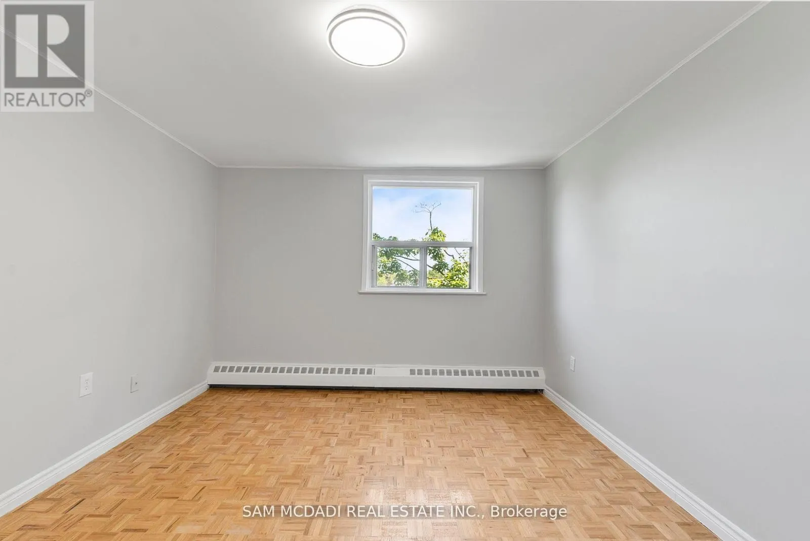 401 - 62 SPENCER STREET