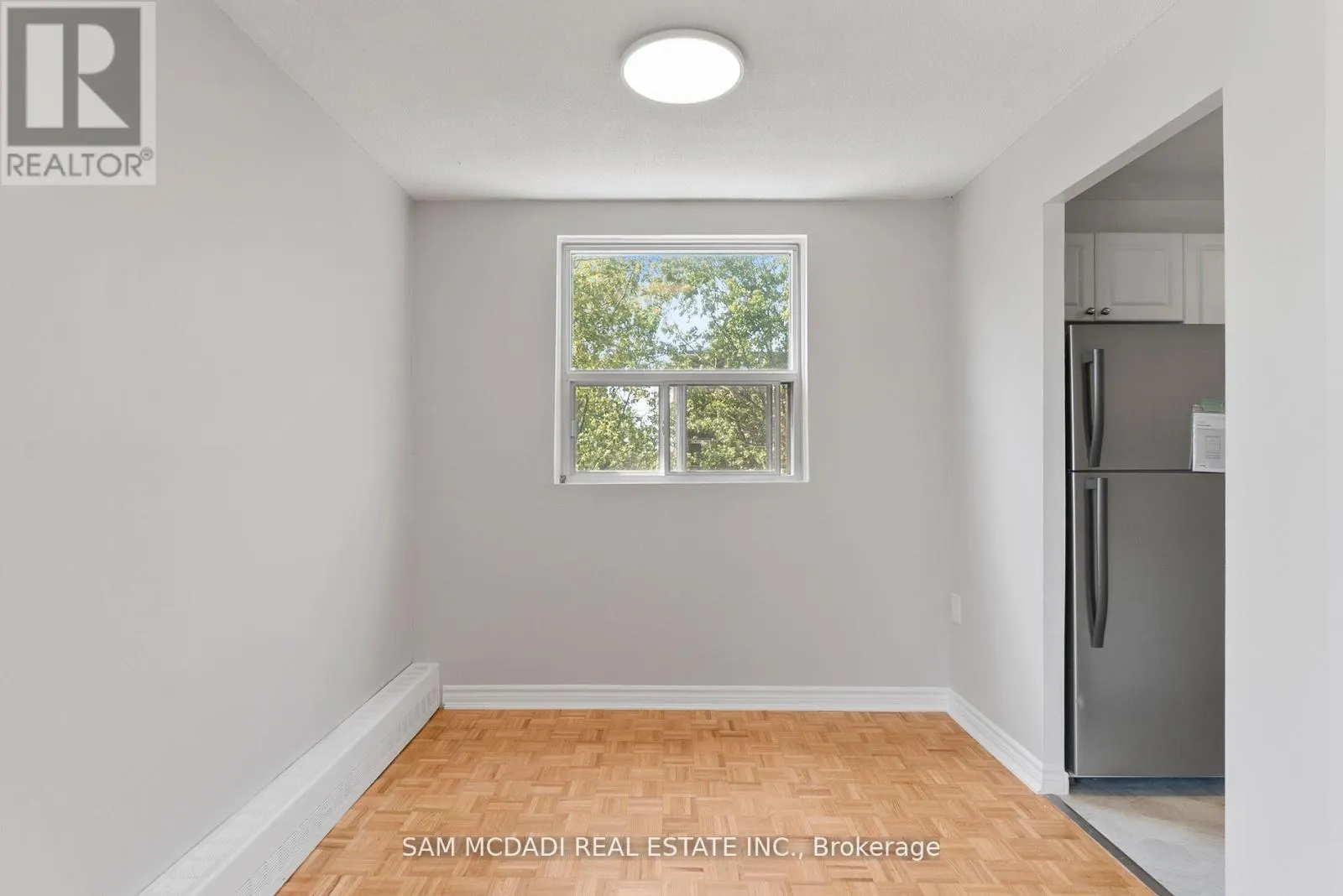 401 - 62 SPENCER STREET